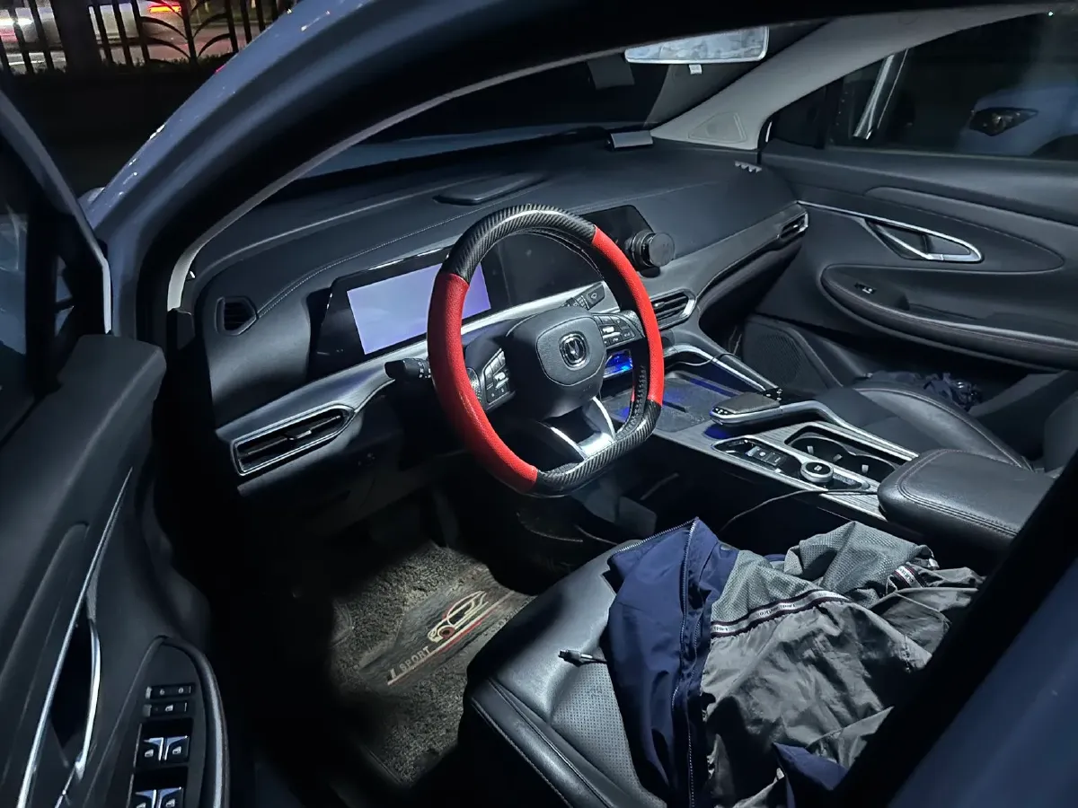 2020 ChangAn UNI-T 1.5T 180HP L4 7DCT,autocango,china used car exporter,china ev exporter,chinese used car exporter,chinese used ev exporter