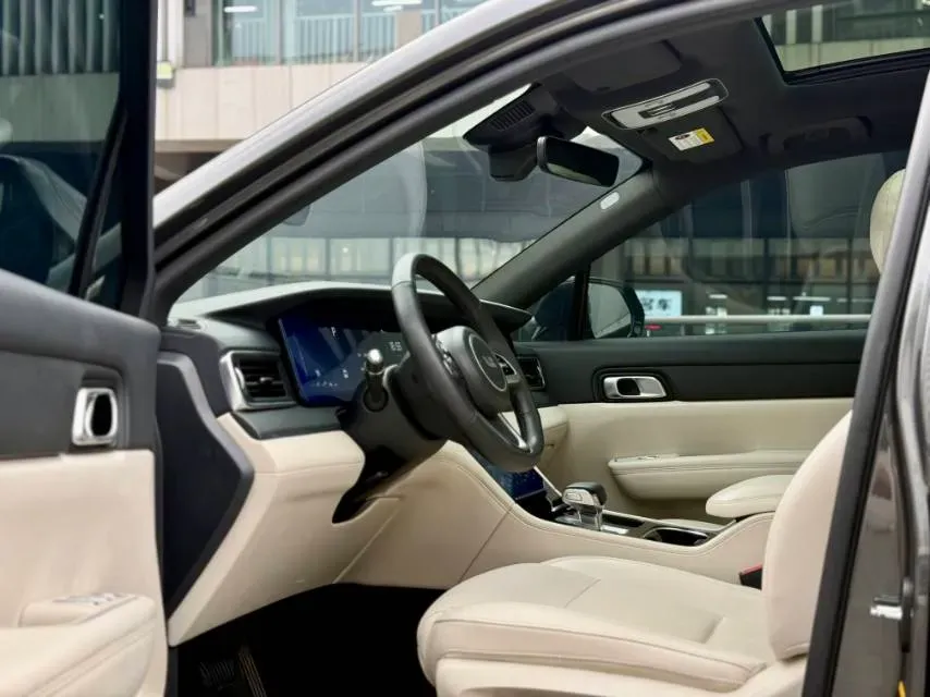 2021 Li ONE Range Extended 131HP REEV 40.5KWH,autocango,china used car exporter,china ev exporter,chinese used car exporter,chinese used ev exporter