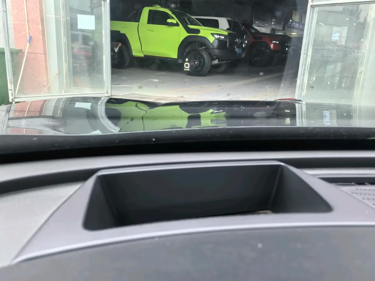 2022 HongQi HS5 2.0T 224HP L4 6AT,autocango,china used car exporter,china ev exporter,chinese used car exporter,chinese used ev exporter