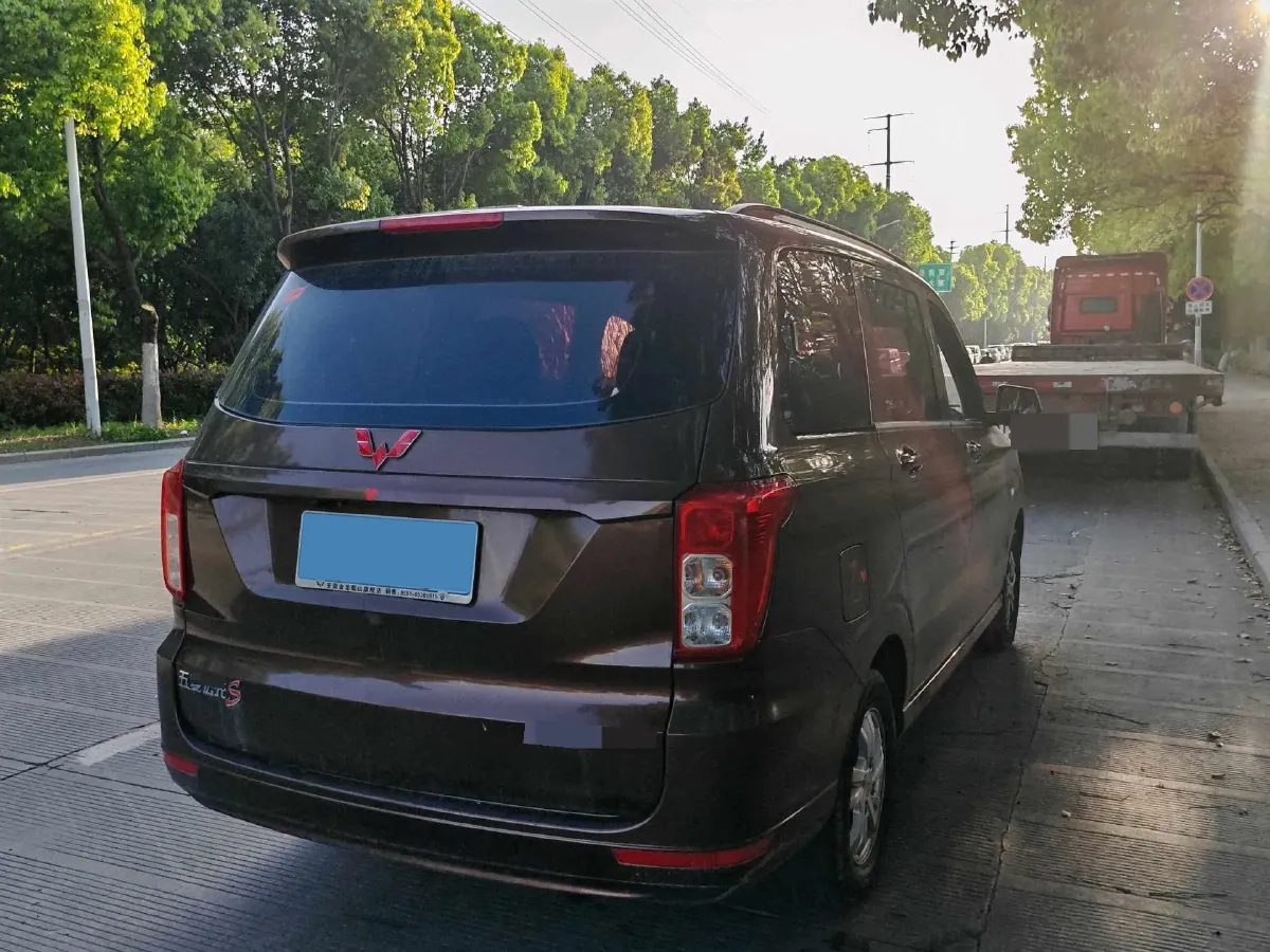 2019 WuLing HongGuang 1.5L 99HP L4 6MT,autocango,china used car exporter,china ev exporter,chinese used car exporter,chinese used ev exporter