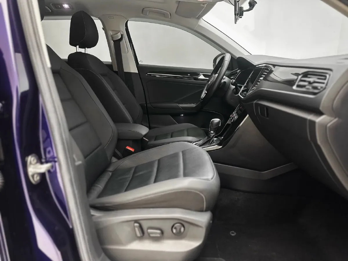 2022 Volkswagen T-Roc 1.4T 150HP L4 7DCT,autocango,china used car exporter,china ev exporter,chinese used car exporter,chinese used ev exporter