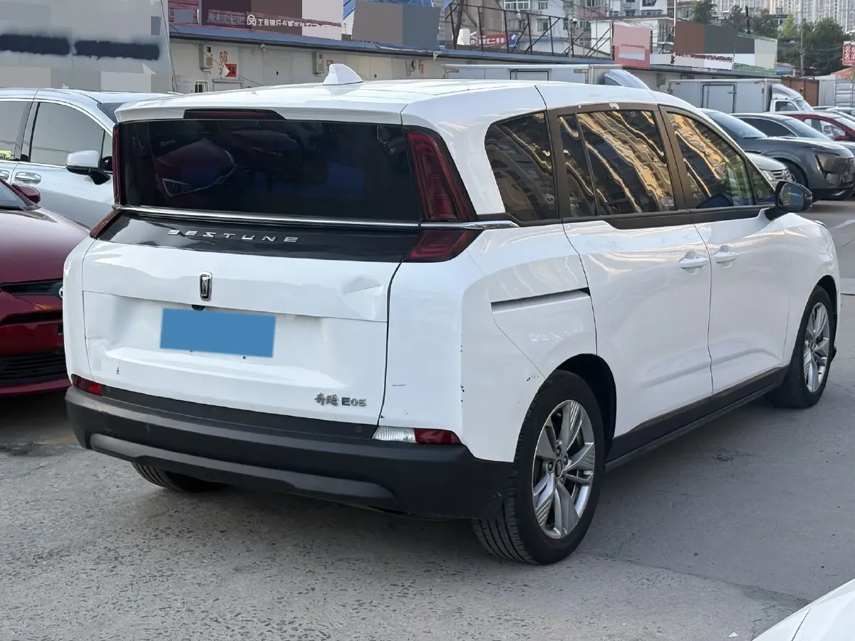 2022 JMC YuHu 7 2.0T 141HP L4 8AT,autocango,china used car exporter,china ev exporter,chinese used car exporter,chinese used ev exporter