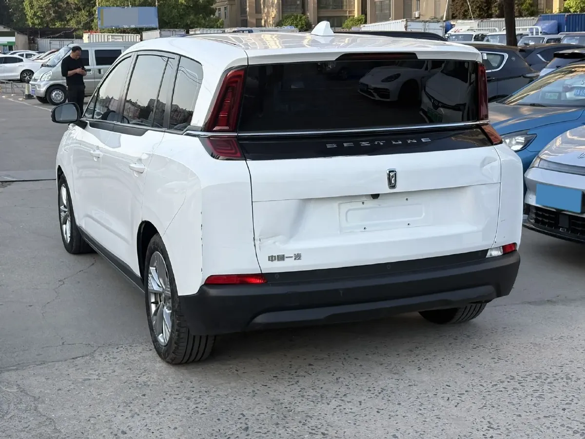 2022 JMC YuHu 7 2.0T 141HP L4 8AT,autocango,china used car exporter,china ev exporter,chinese used car exporter,chinese used ev exporter