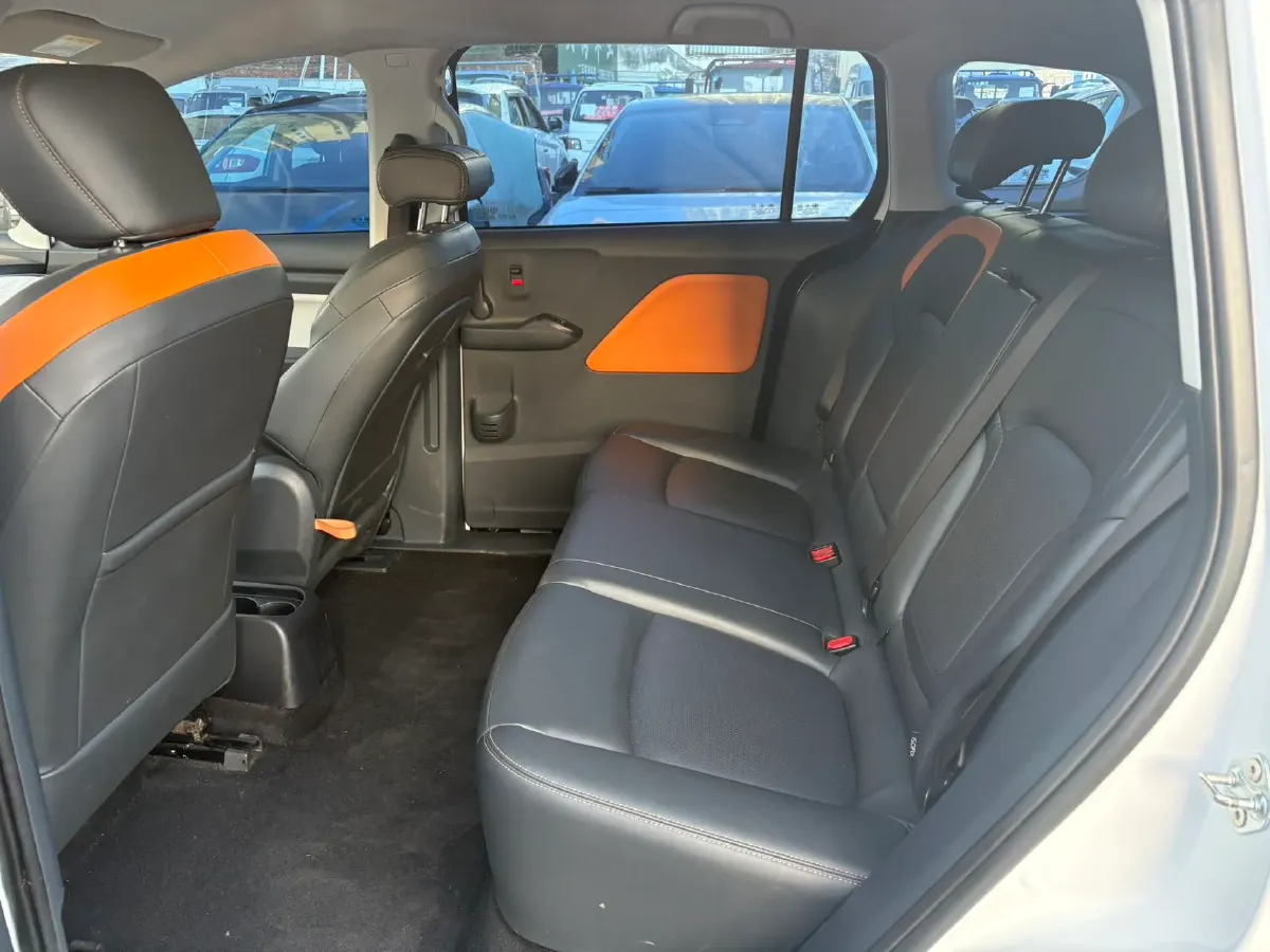 2022 JMC YuHu 7 2.0T 141HP L4 8AT,autocango,china used car exporter,china ev exporter,chinese used car exporter,chinese used ev exporter