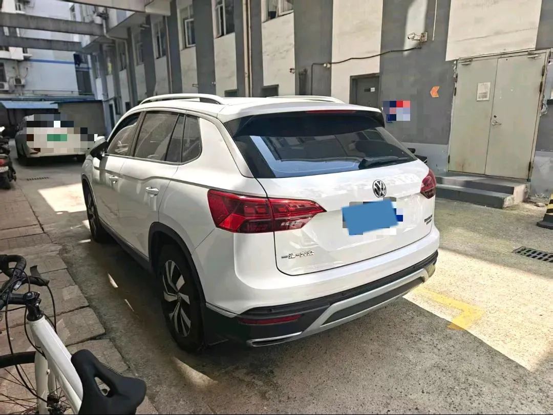 2019 Jeep Cherokee 2.0T 234HP L4 9AT,autocango,china used car exporter,china ev exporter,chinese used car exporter,chinese used ev exporter