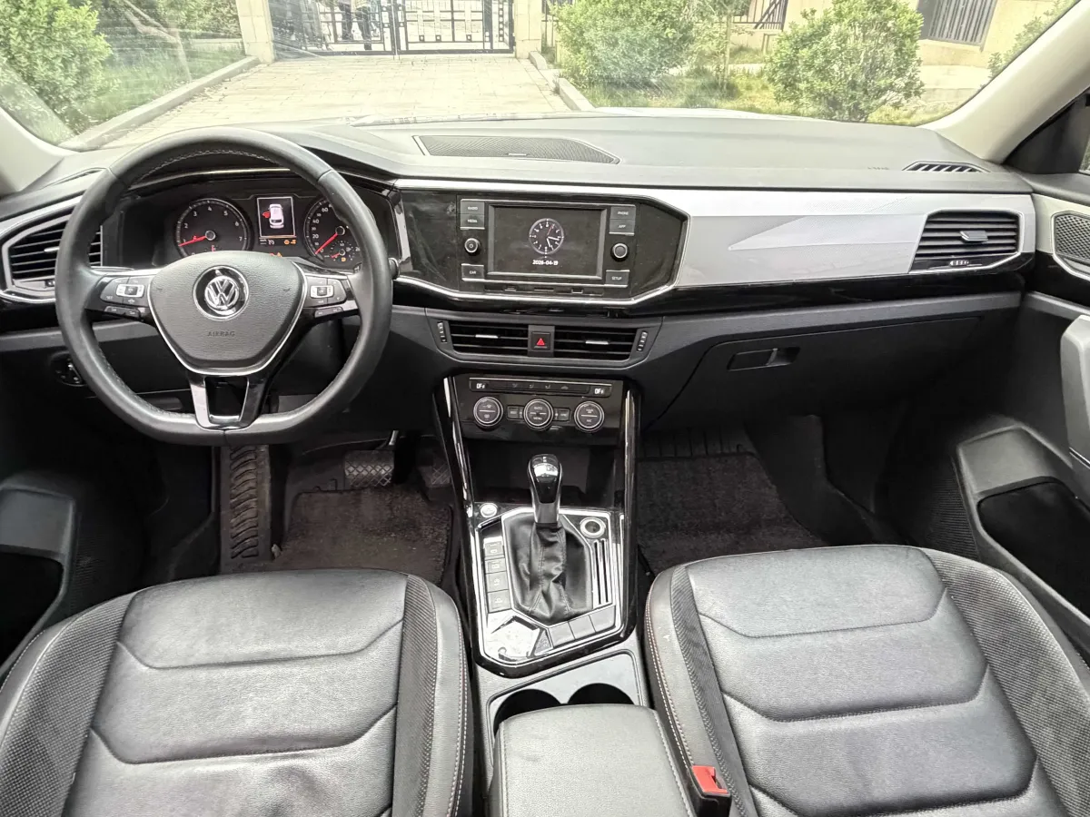 2019 Jeep Cherokee 2.0T 234HP L4 9AT,autocango,china used car exporter,china ev exporter,chinese used car exporter,chinese used ev exporter