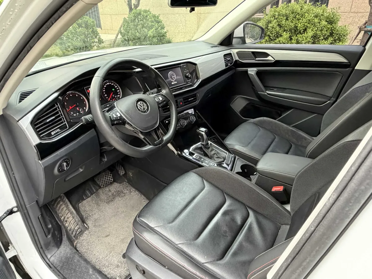 2019 Jeep Cherokee 2.0T 234HP L4 9AT,autocango,china used car exporter,china ev exporter,chinese used car exporter,chinese used ev exporter