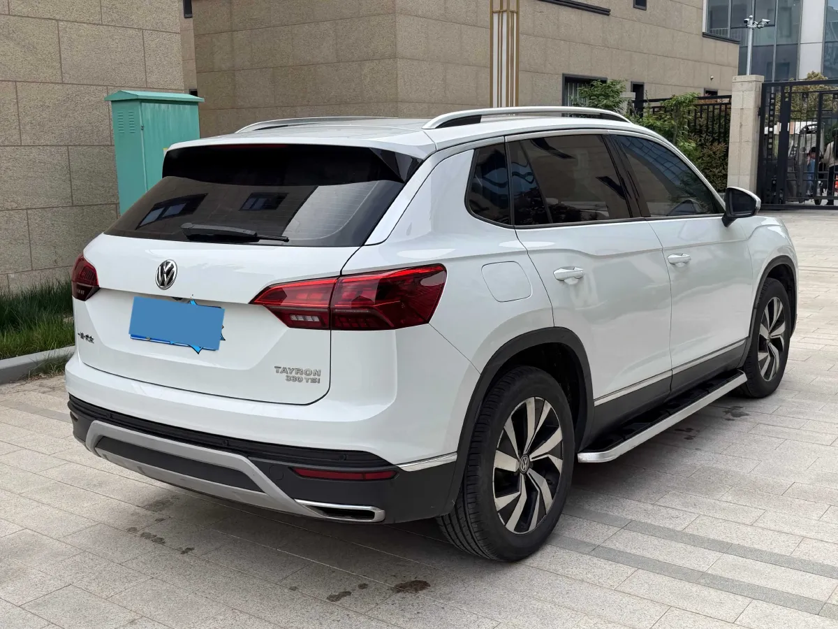 2019 Jeep Cherokee 2.0T 234HP L4 9AT,autocango,china used car exporter,china ev exporter,chinese used car exporter,chinese used ev exporter