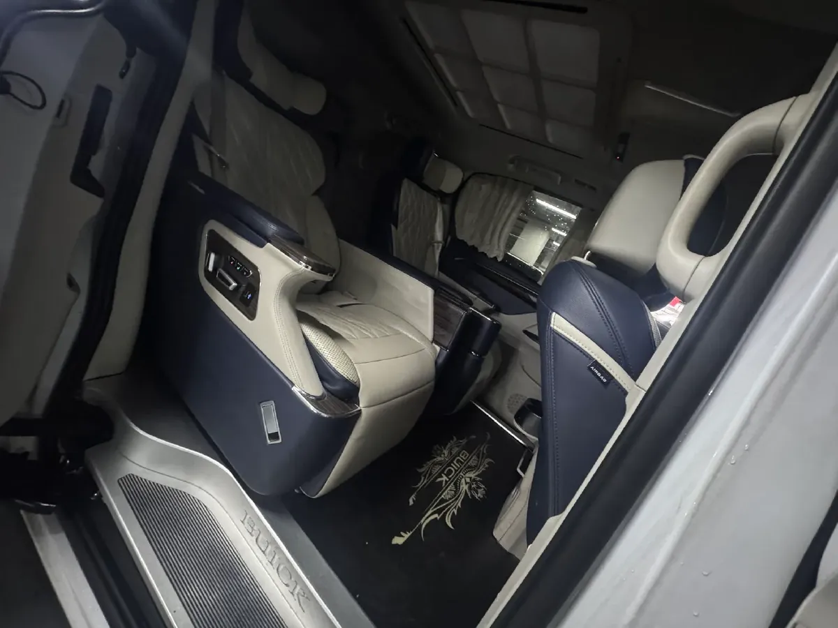 2018 Buick GL8 2.0T 260HP L4 6AT,autocango,china used car exporter,china ev exporter,chinese used car exporter,chinese used ev exporter