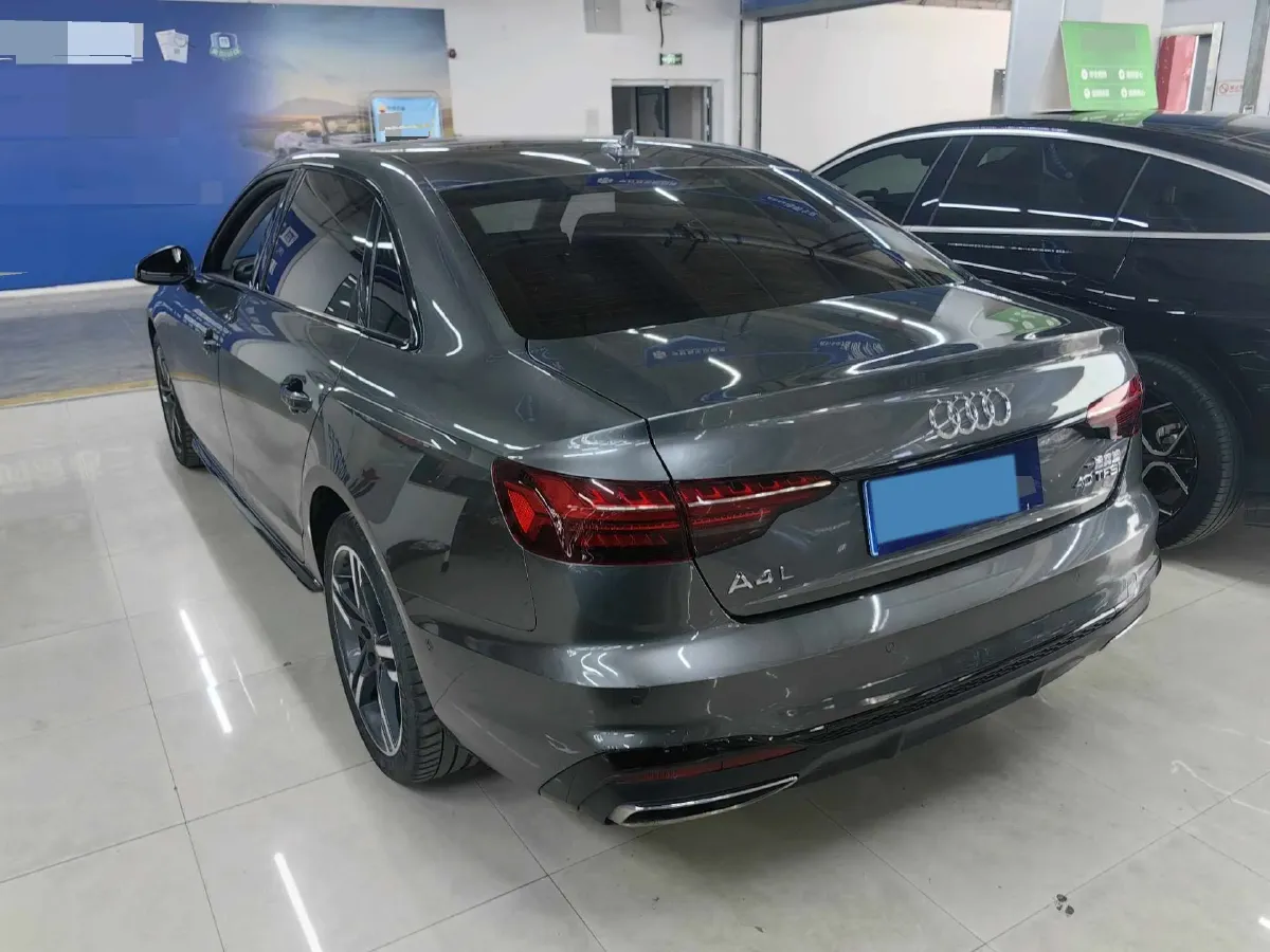 2022 Audi A4L 2.0T 190HP L4 7DCT,autocango,china used car exporter,china ev exporter,chinese used car exporter,chinese used ev exporter