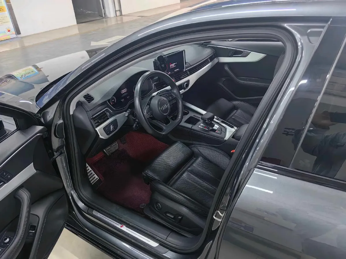 2022 Audi A4L 2.0T 190HP L4 7DCT,autocango,china used car exporter,china ev exporter,chinese used car exporter,chinese used ev exporter