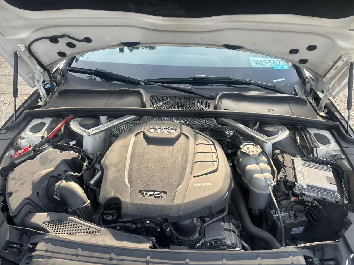 2020 Audi A4L 2.0T 190HP L4 7DCT,autocango,china used car exporter,china ev exporter,chinese used car exporter,chinese used ev exporter