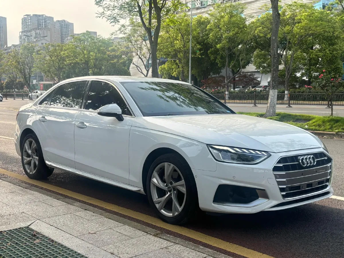 2020 Audi A4L 2.0T 190HP L4 7DCT,autocango,china used car exporter,china ev exporter,chinese used car exporter,chinese used ev exporter