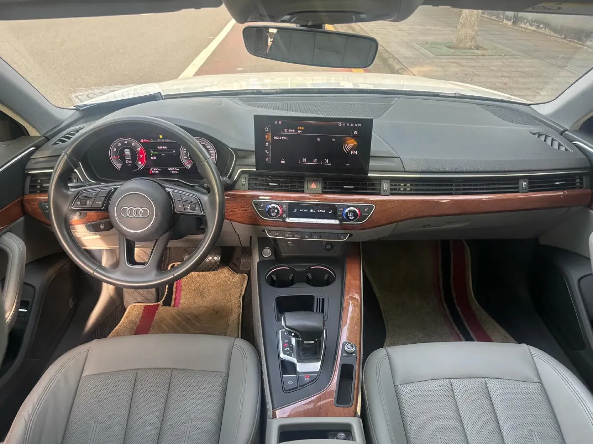 2020 Audi A4L 2.0T 190HP L4 7DCT,autocango,china used car exporter,china ev exporter,chinese used car exporter,chinese used ev exporter