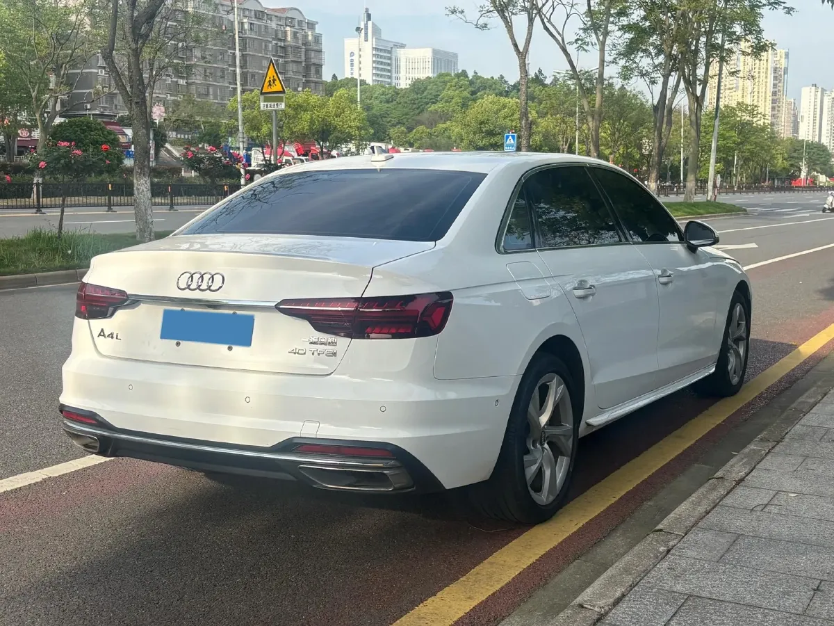 2020 Audi A4L 2.0T 190HP L4 7DCT,autocango,china used car exporter,china ev exporter,chinese used car exporter,chinese used ev exporter