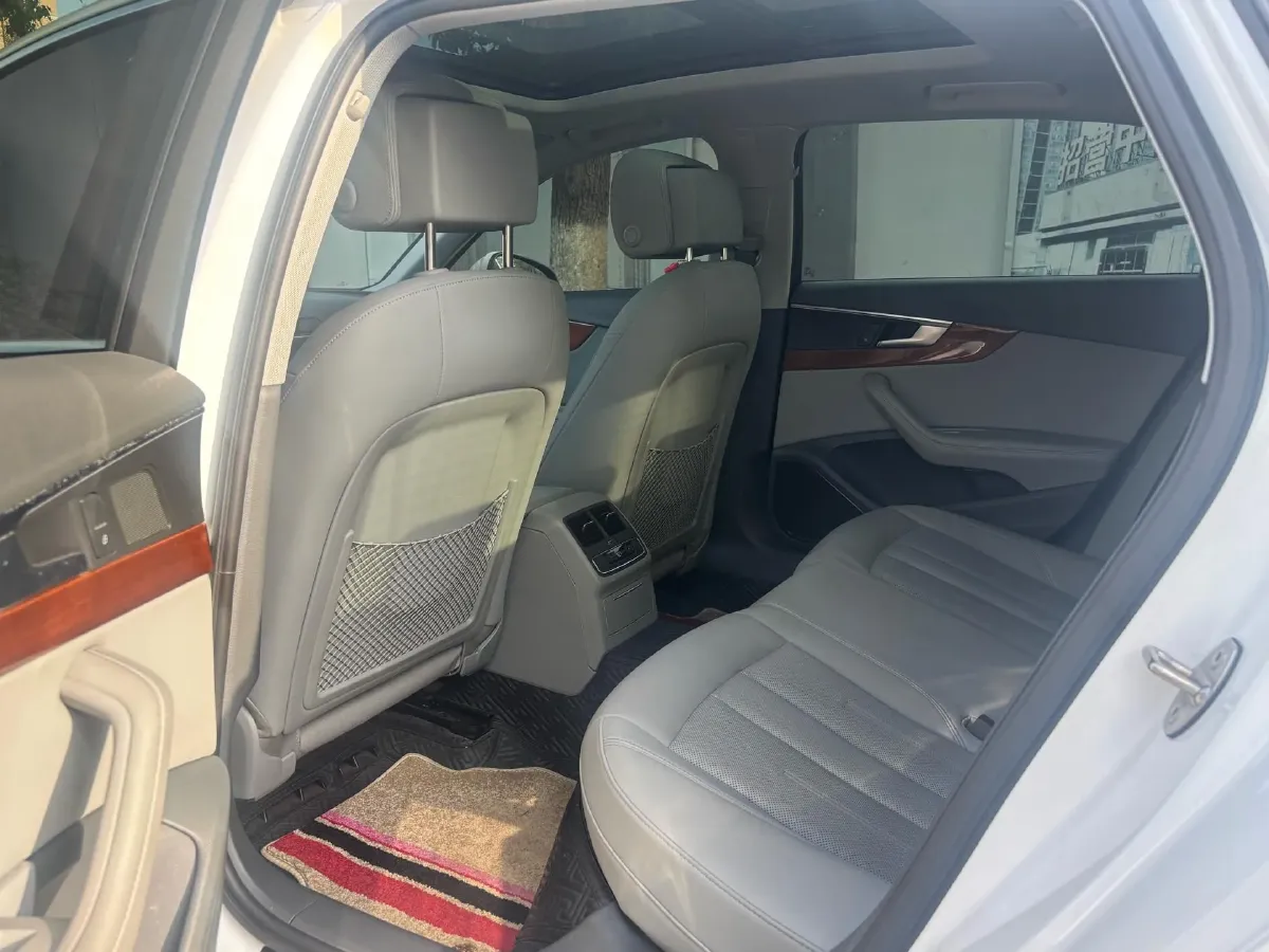 2020 Audi A4L 2.0T 190HP L4 7DCT,autocango,china used car exporter,china ev exporter,chinese used car exporter,chinese used ev exporter