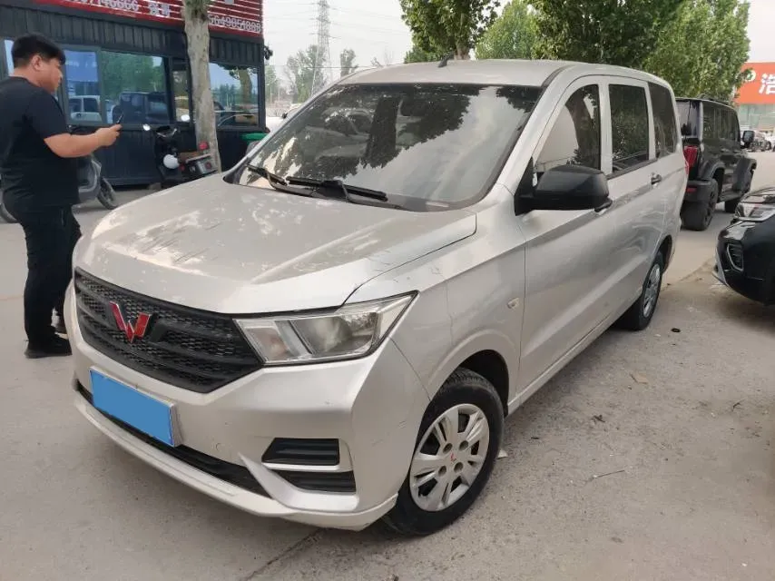 2021 WuLing HongGuang 1.5L 99HP L4 6MT,autocango,china used car exporter,china ev exporter,chinese used car exporter,chinese used ev exporter