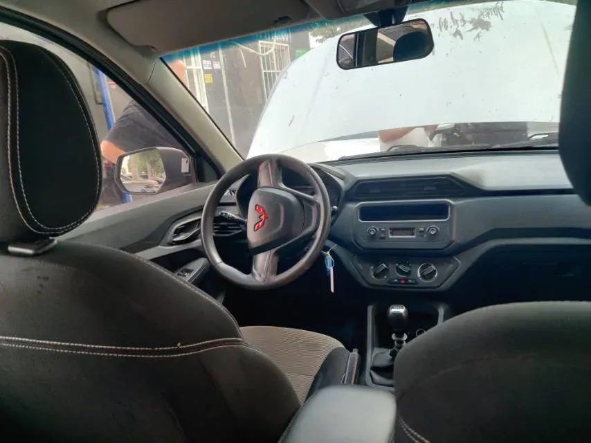 2021 WuLing HongGuang 1.5L 99HP L4 6MT,autocango,china used car exporter,china ev exporter,chinese used car exporter,chinese used ev exporter