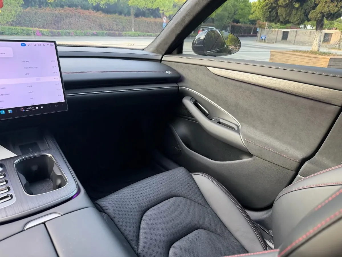 2024 MI SU7 BEV 101KWH,autocango,china used car exporter,china ev exporter,chinese used car exporter,chinese used ev exporter