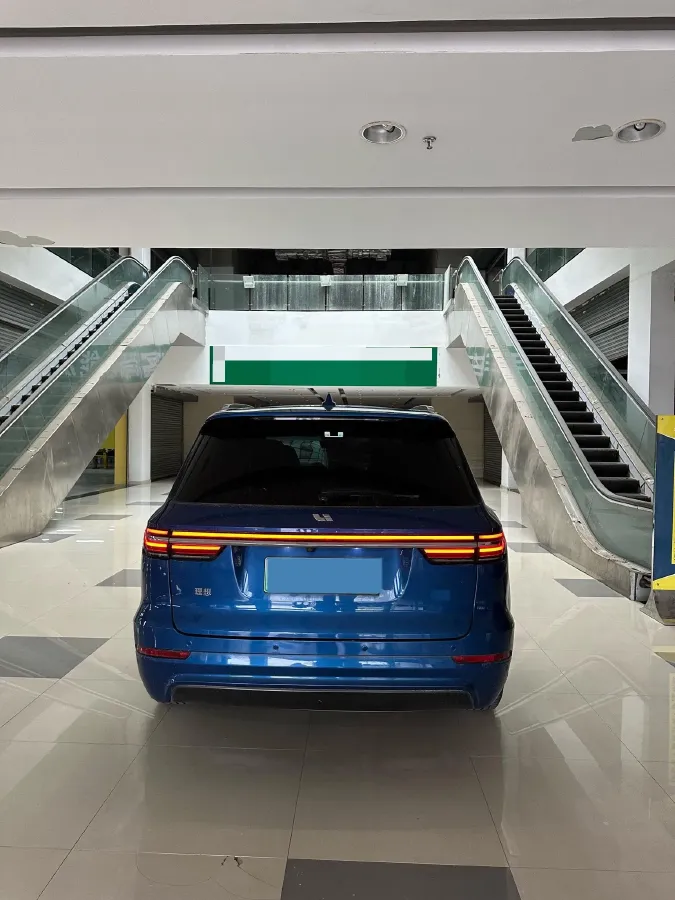 2020 Li ONE Range Extended 131HP REEV 40.5KWH,autocango,china used car exporter,china ev exporter,chinese used car exporter,chinese used ev exporter