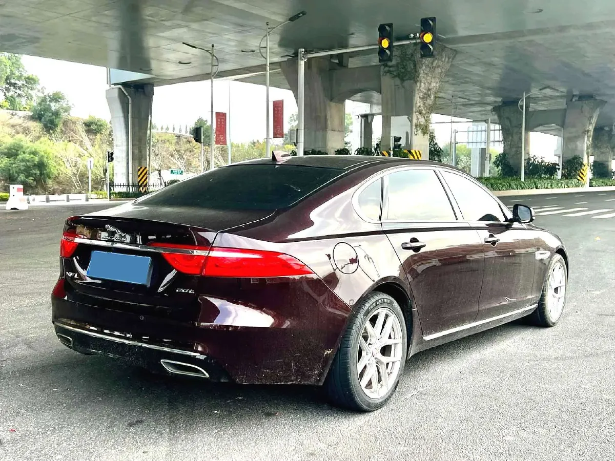 2020 Jaguar XFL 2.0T 200HP L4 8AT,autocango,china used car exporter,china ev exporter,chinese used car exporter,chinese used ev exporter