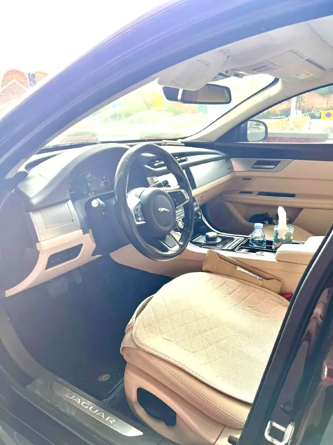 2020 Jaguar XFL 2.0T 200HP L4 8AT,autocango,china used car exporter,china ev exporter,chinese used car exporter,chinese used ev exporter