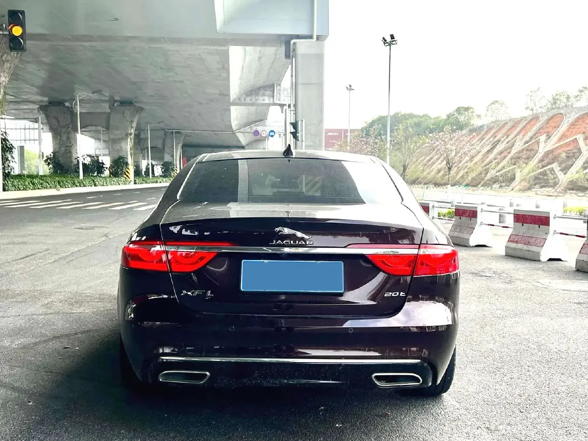 2020 Jaguar XFL 2.0T 200HP L4 8AT,autocango,china used car exporter,china ev exporter,chinese used car exporter,chinese used ev exporter