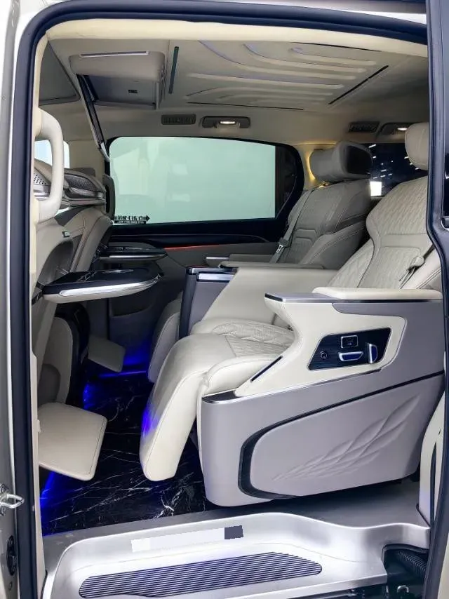 2022 Buick GL8 2.0T 237HP L4 9AT,autocango,china used car exporter,china ev exporter,chinese used car exporter,chinese used ev exporter