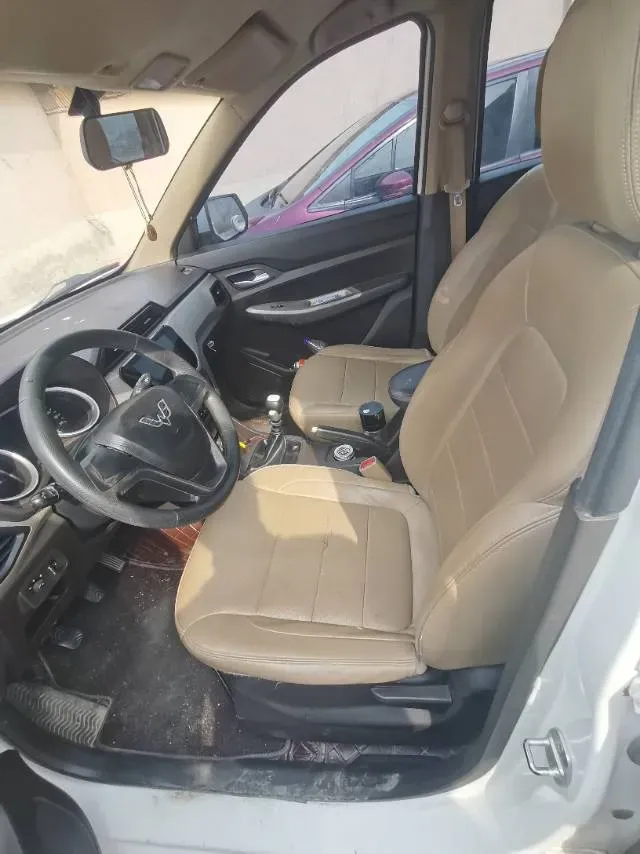 2019 WuLing HongGuang 1.5L 99HP L4 6MT,autocango,china used car exporter,china ev exporter,chinese used car exporter,chinese used ev exporter