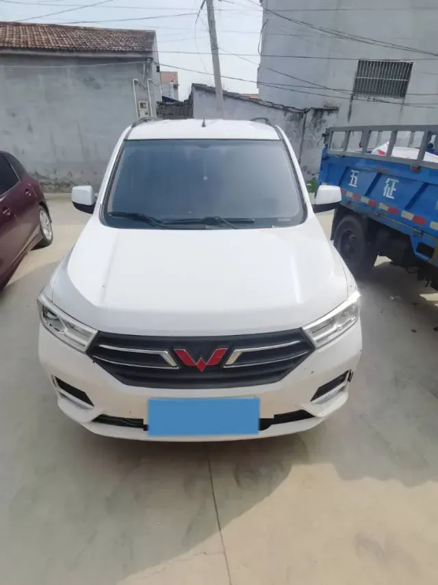 2019 WuLing HongGuang 1.5L 99HP L4 6MT,autocango,china used car exporter,china ev exporter,chinese used car exporter,chinese used ev exporter