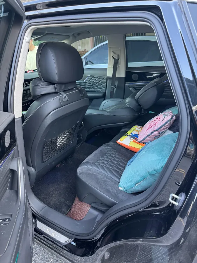 2022 HongQi HS5 2.0T 224HP L4 6AT,autocango,china used car exporter,china ev exporter,chinese used car exporter,chinese used ev exporter