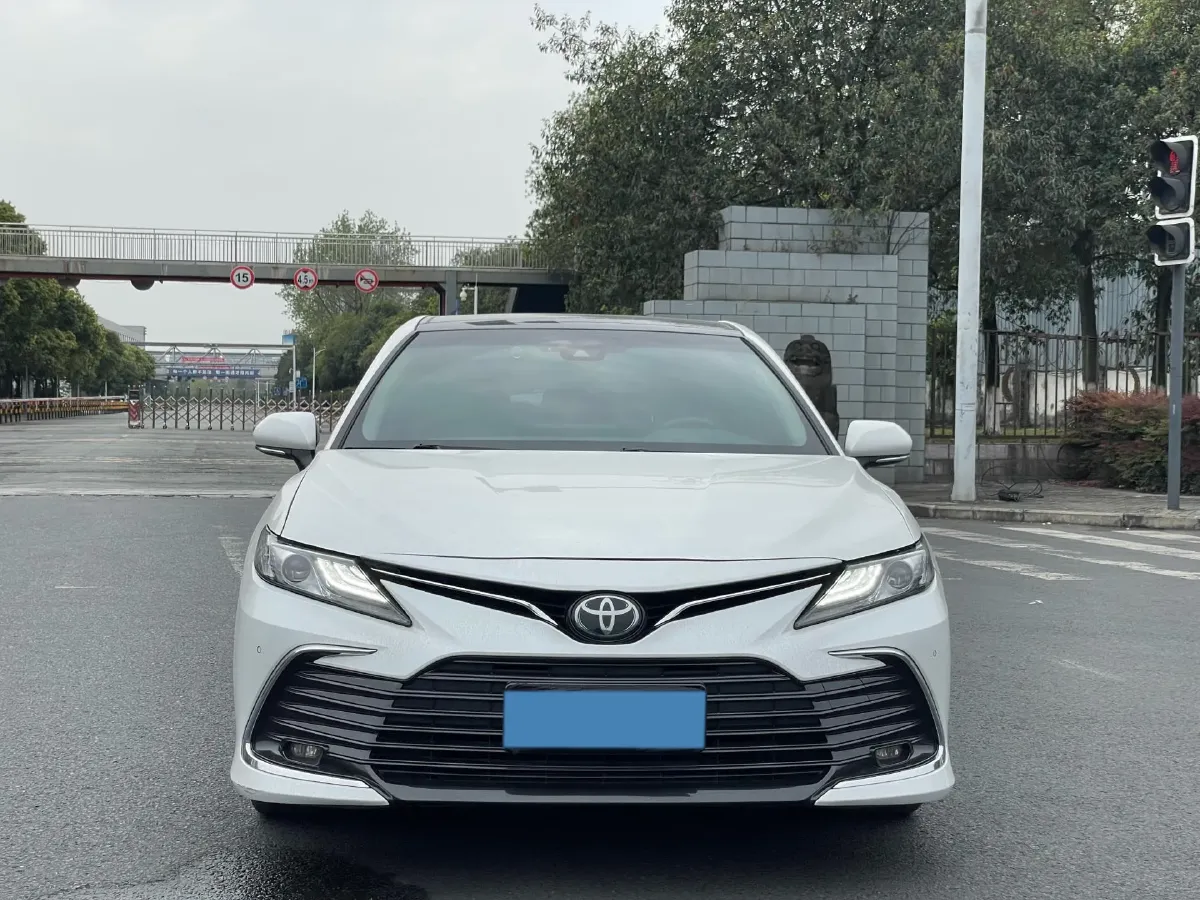 2021 Toyota Camry 2.5L 209HP L4 8AT,autocango,china used car exporter,china ev exporter,chinese used car exporter,chinese used ev exporter