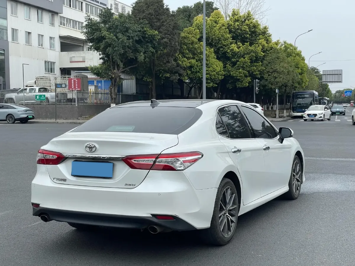 2021 Toyota Camry 2.5L 209HP L4 8AT,autocango,china used car exporter,china ev exporter,chinese used car exporter,chinese used ev exporter