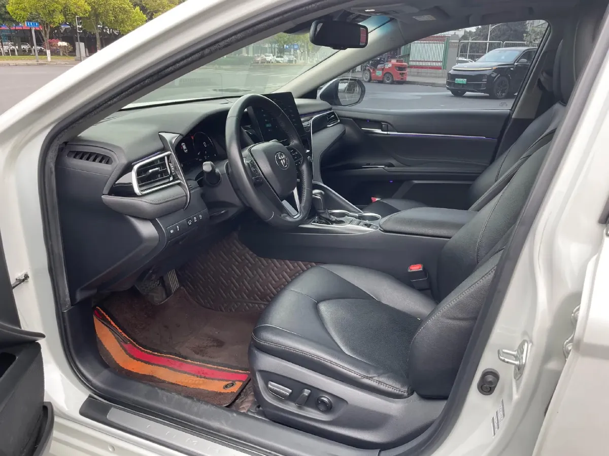 2021 Toyota Camry 2.5L 209HP L4 8AT,autocango,china used car exporter,china ev exporter,chinese used car exporter,chinese used ev exporter