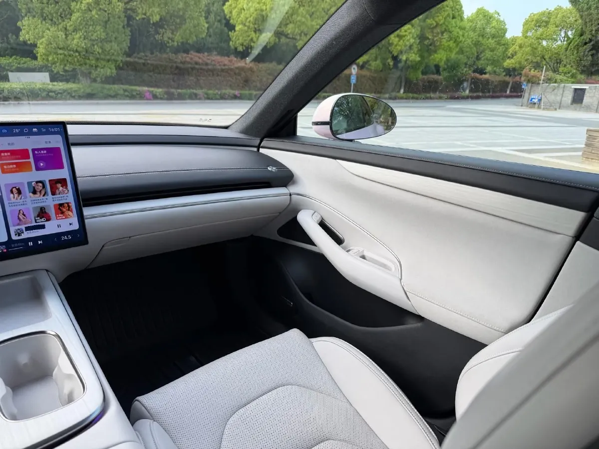 2024 MI SU7 BEV 73.6KWH,autocango,china used car exporter,china ev exporter,chinese used car exporter,chinese used ev exporter