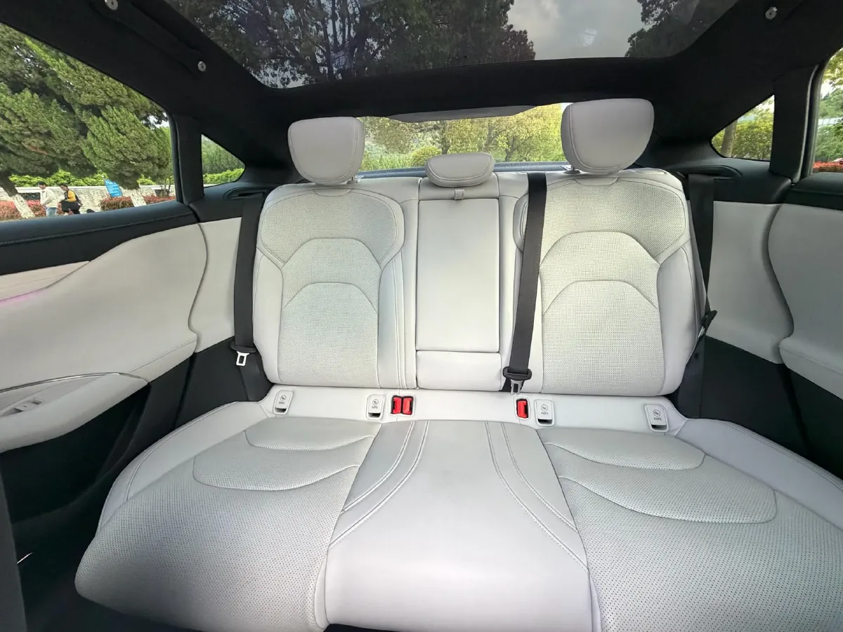 2024 MI SU7 BEV 73.6KWH,autocango,china used car exporter,china ev exporter,chinese used car exporter,chinese used ev exporter