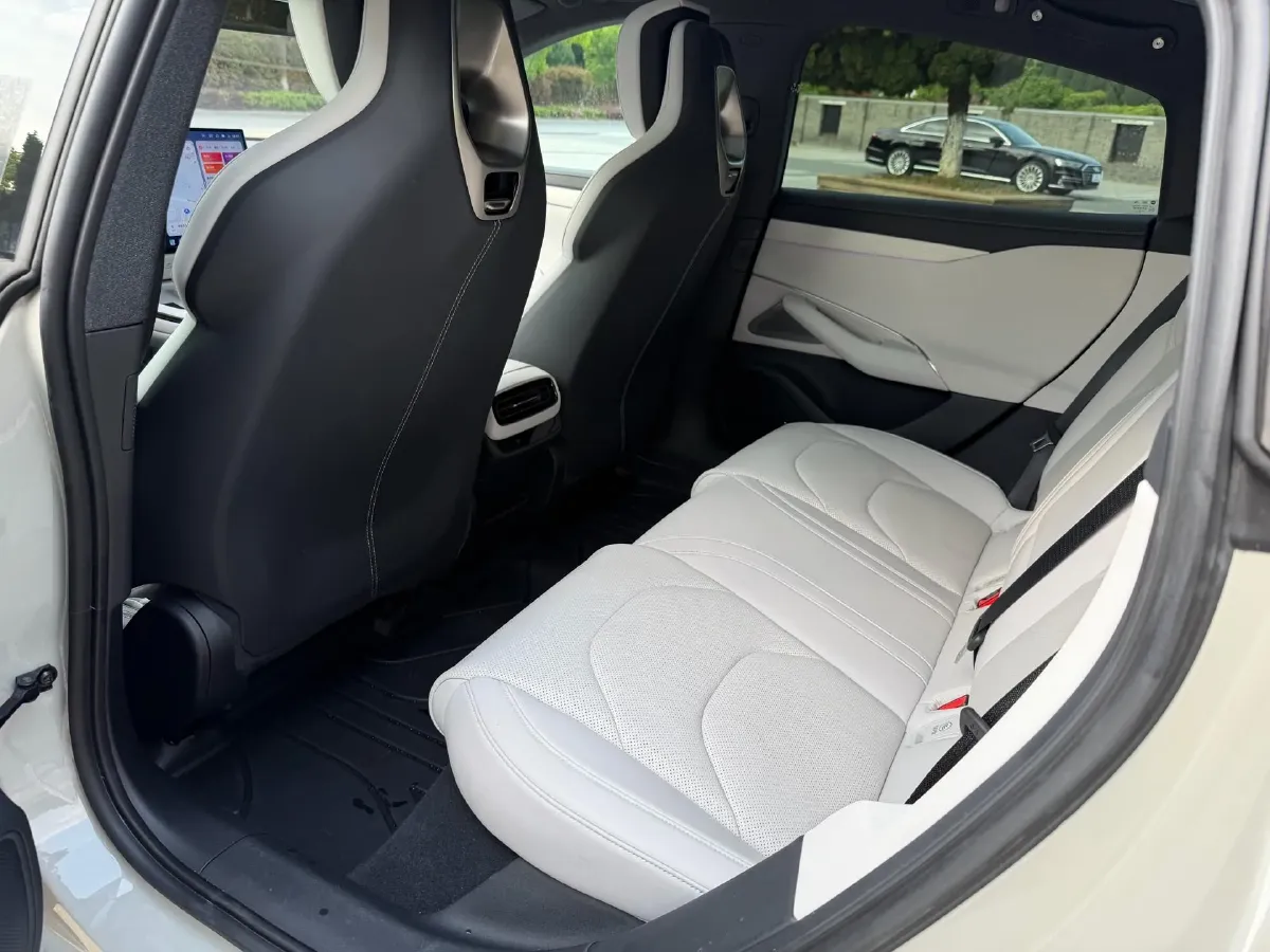 2024 MI SU7 BEV 73.6KWH,autocango,china used car exporter,china ev exporter,chinese used car exporter,chinese used ev exporter