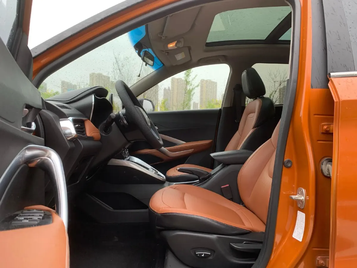 2017 BaoJun 310W 1.5L 105HP L4 6MT,autocango,china used car exporter,china ev exporter,chinese used car exporter,chinese used ev exporter