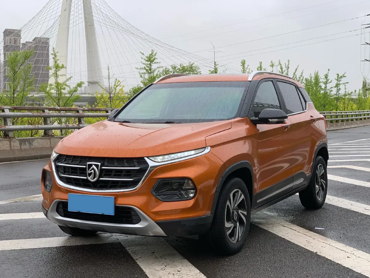 2017 BaoJun 310W 1.5L 105HP L4 6MT,autocango,china used car exporter,china ev exporter,chinese used car exporter,chinese used ev exporter