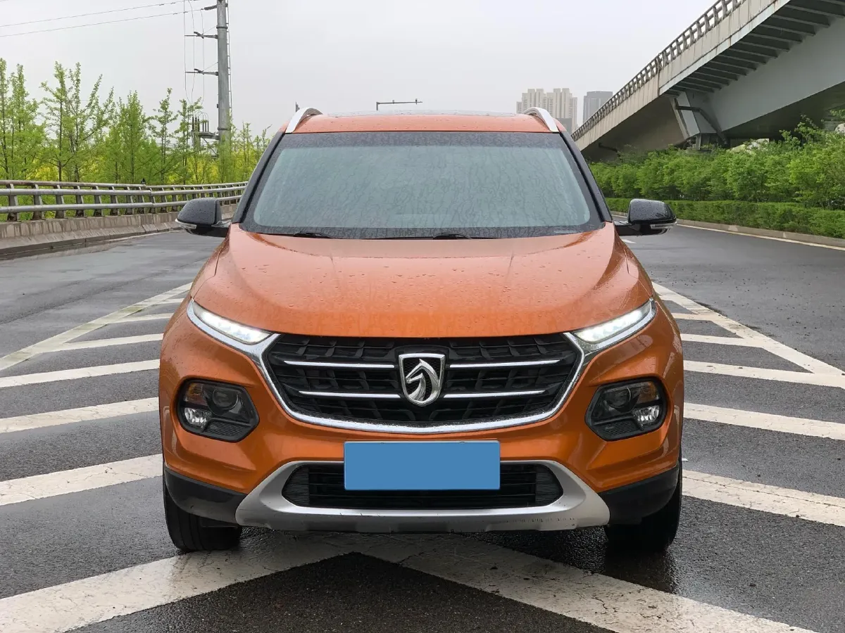2017 BaoJun 310W 1.5L 105HP L4 6MT,autocango,china used car exporter,china ev exporter,chinese used car exporter,chinese used ev exporter