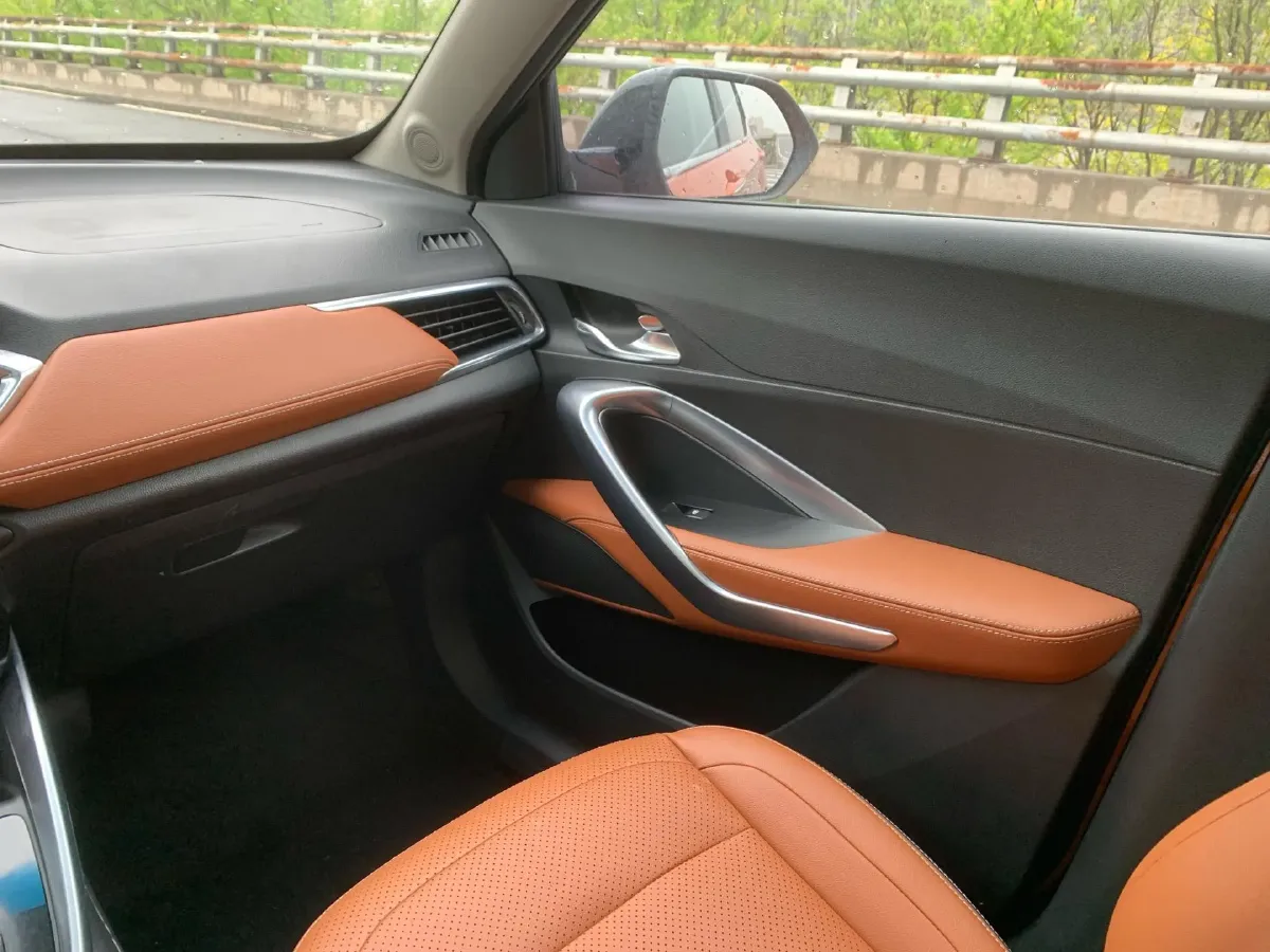 2017 BaoJun 310W 1.5L 105HP L4 6MT,autocango,china used car exporter,china ev exporter,chinese used car exporter,chinese used ev exporter