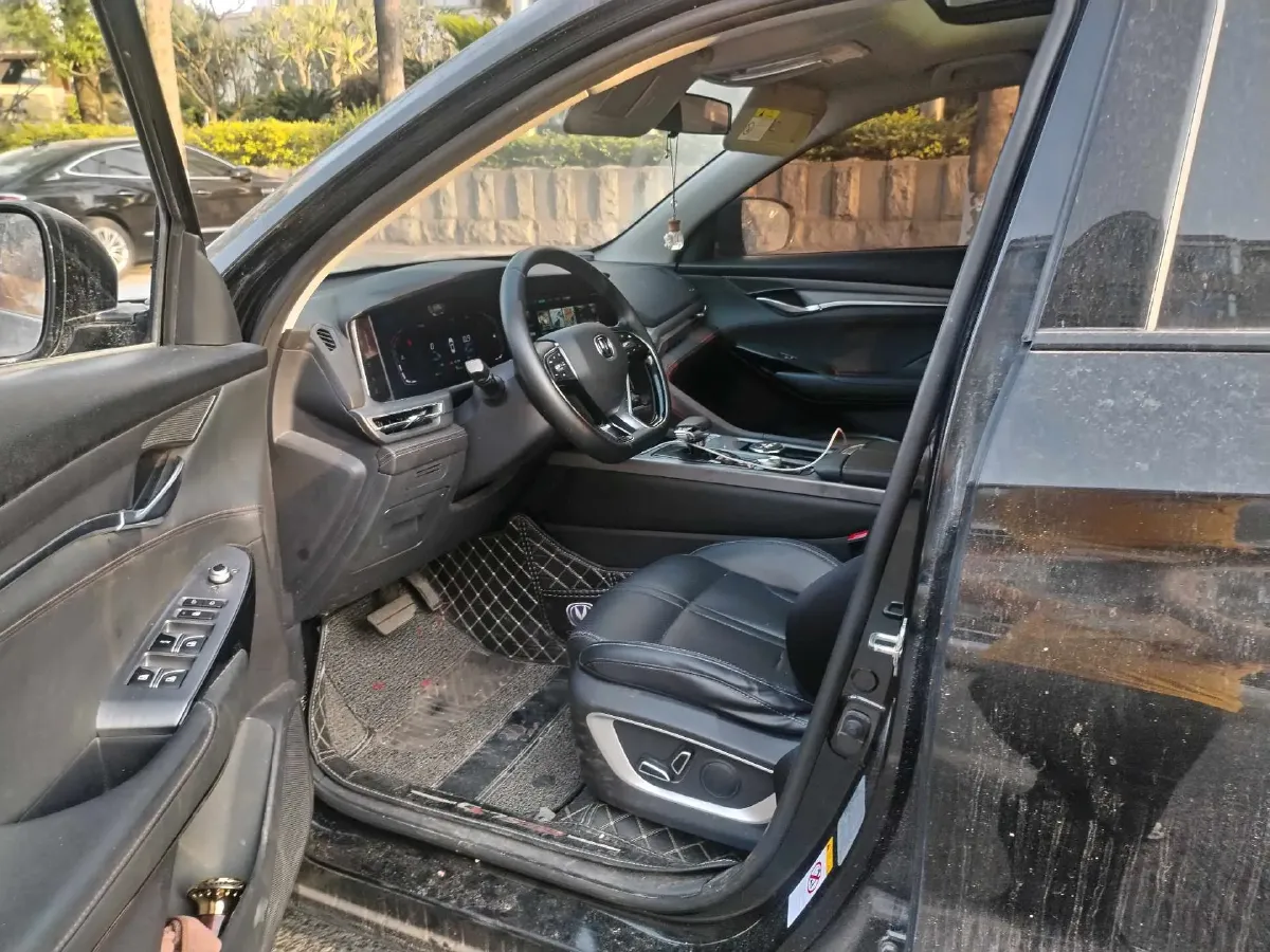 2021 ChangAn CS75 Plus 1.5T 178HP L4 6AT,autocango,china used car exporter,china ev exporter,chinese used car exporter,chinese used ev exporter