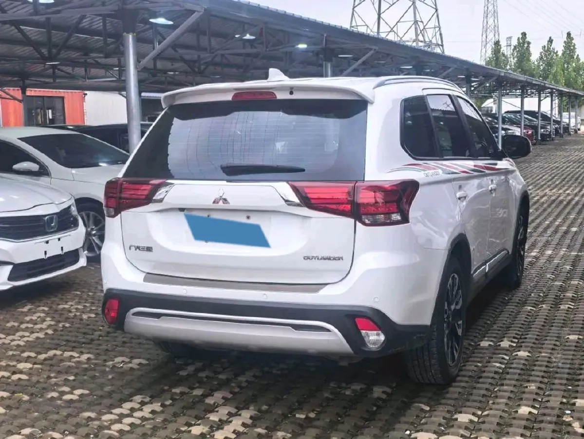 2019 Mitsubishi Outlander 2.0L 166HP L4 CVT,autocango,china used car exporter,china ev exporter,chinese used car exporter,chinese used ev exporter