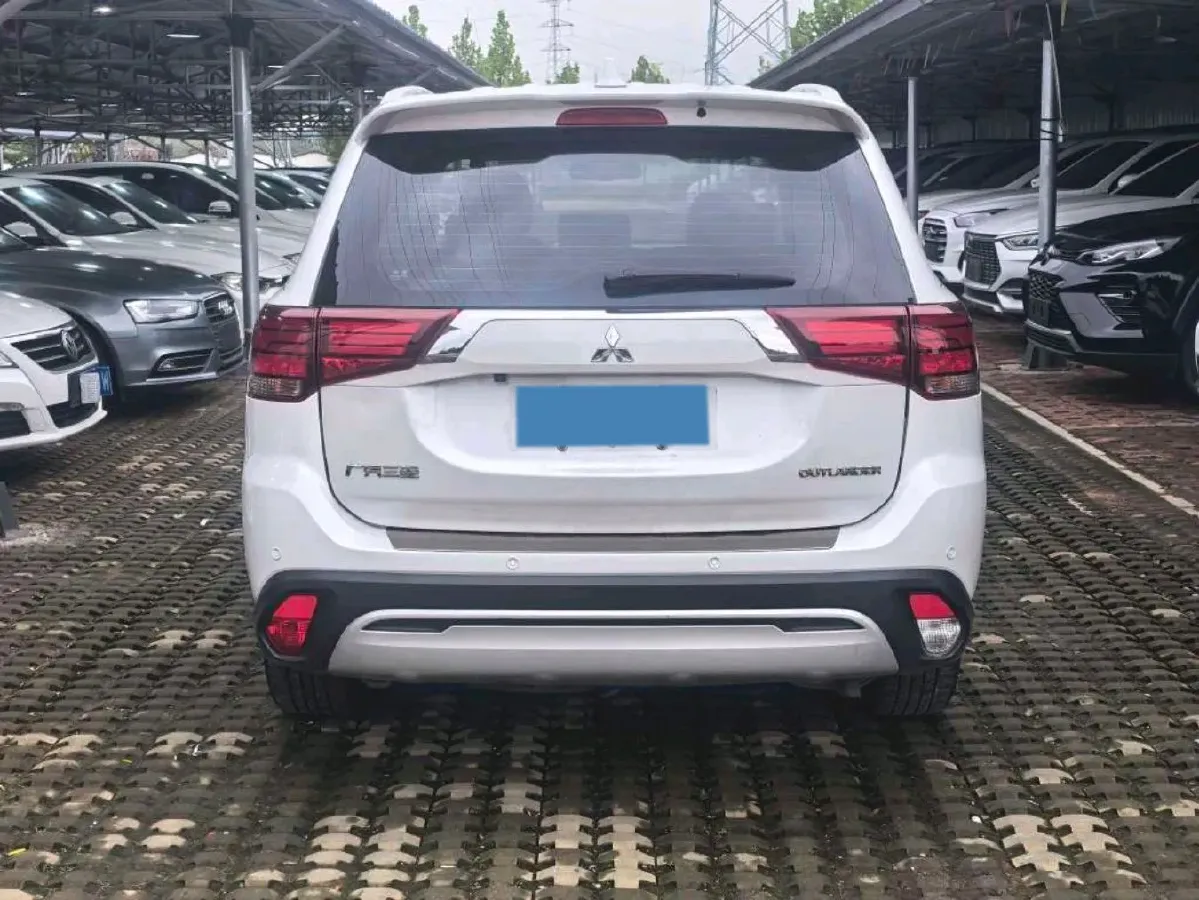 2019 Mitsubishi Outlander 2.0L 166HP L4 CVT,autocango,china used car exporter,china ev exporter,chinese used car exporter,chinese used ev exporter