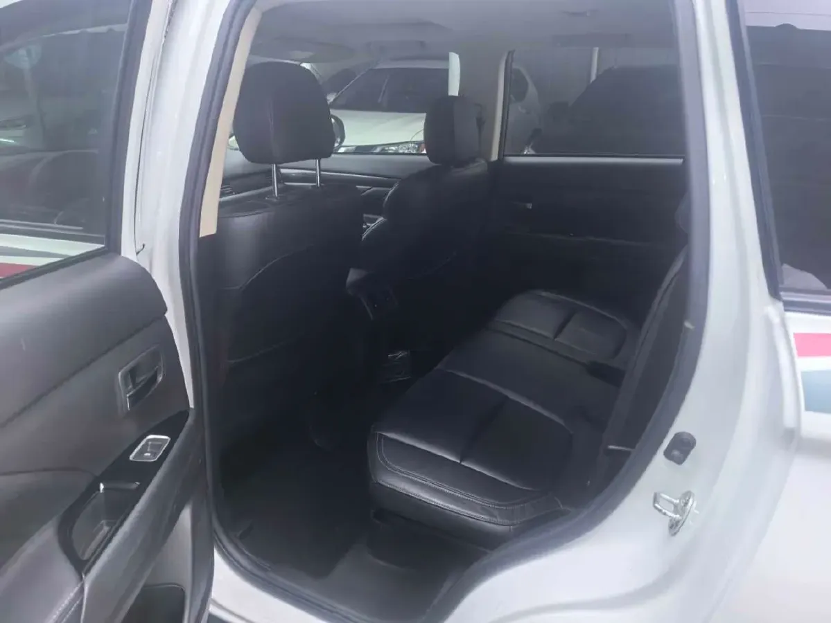 2019 Mitsubishi Outlander 2.0L 166HP L4 CVT,autocango,china used car exporter,china ev exporter,chinese used car exporter,chinese used ev exporter