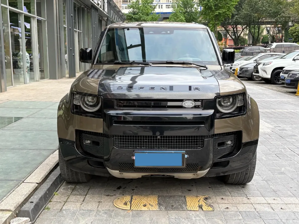2020 Land Rover Defender 3.0T 400HP L6 8AT,autocango,china used car exporter,china ev exporter,chinese used car exporter,chinese used ev exporter