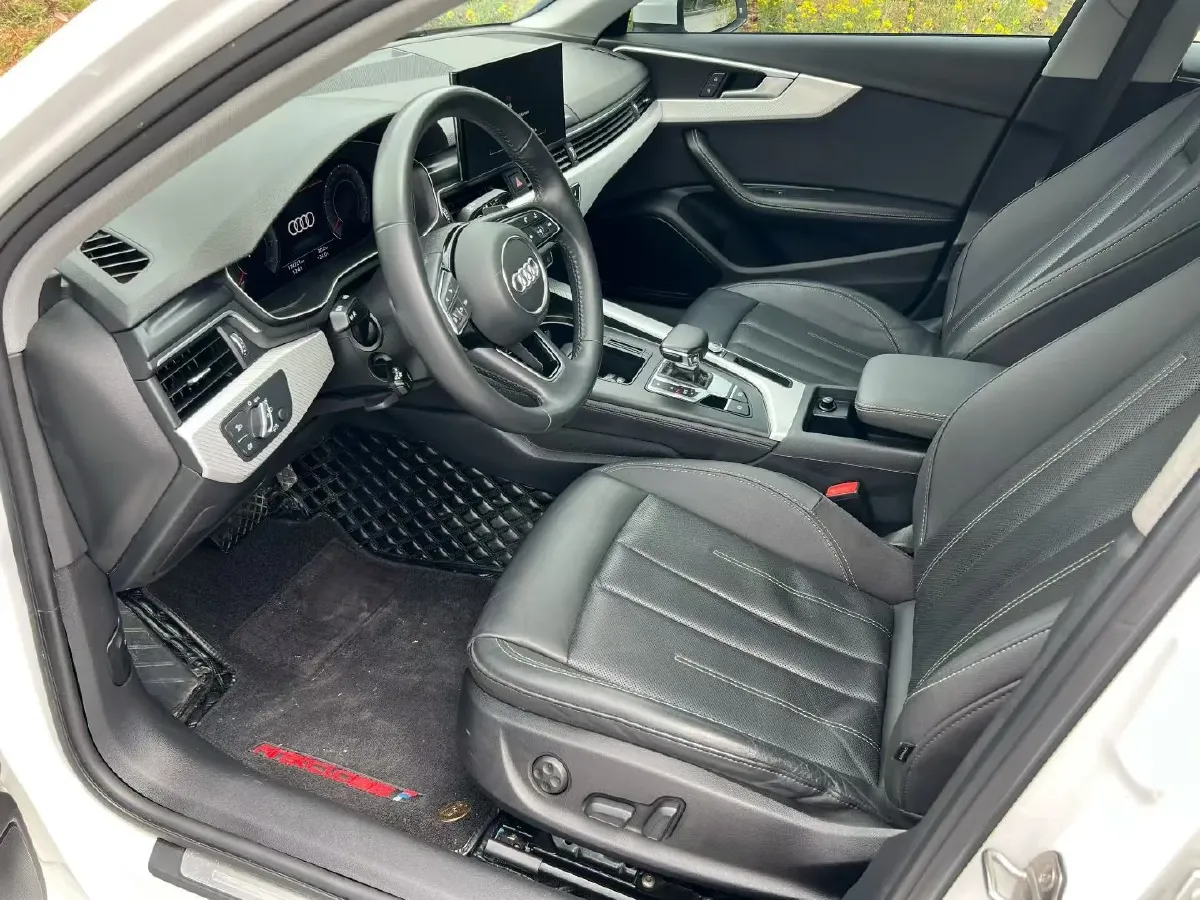 2020 Audi A4L 2.0T 190HP L4 7DCT,autocango,china used car exporter,china ev exporter,chinese used car exporter,chinese used ev exporter