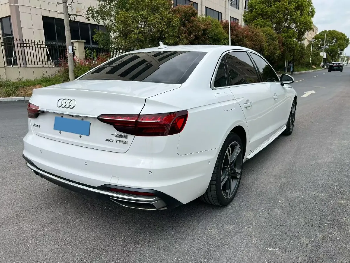 2020 Audi A4L 2.0T 190HP L4 7DCT,autocango,china used car exporter,china ev exporter,chinese used car exporter,chinese used ev exporter