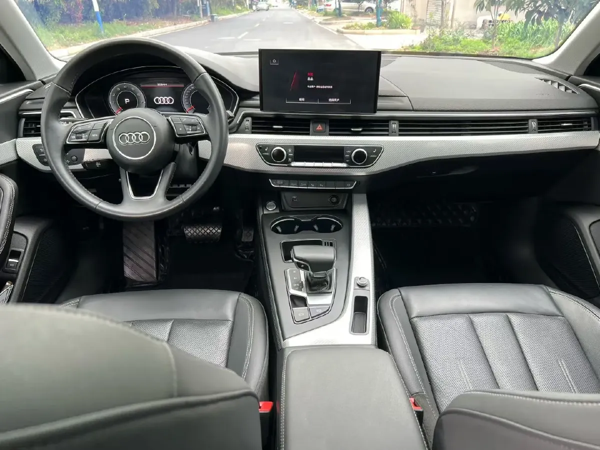 2020 Audi A4L 2.0T 190HP L4 7DCT,autocango,china used car exporter,china ev exporter,chinese used car exporter,chinese used ev exporter