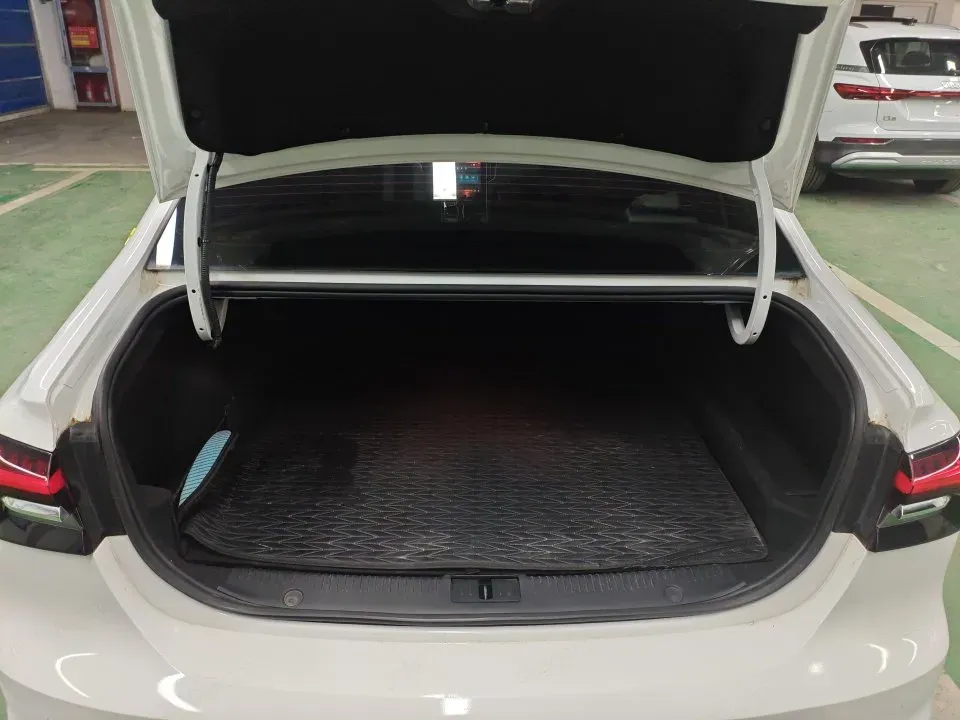 2020 Roewe i6 MAX 1.5T 169HP L4 AMT PHEV,autocango,china used car exporter,china ev exporter,chinese used car exporter,chinese used ev exporter